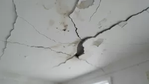 Jak naprawić odpadający tynk wewnętrzny